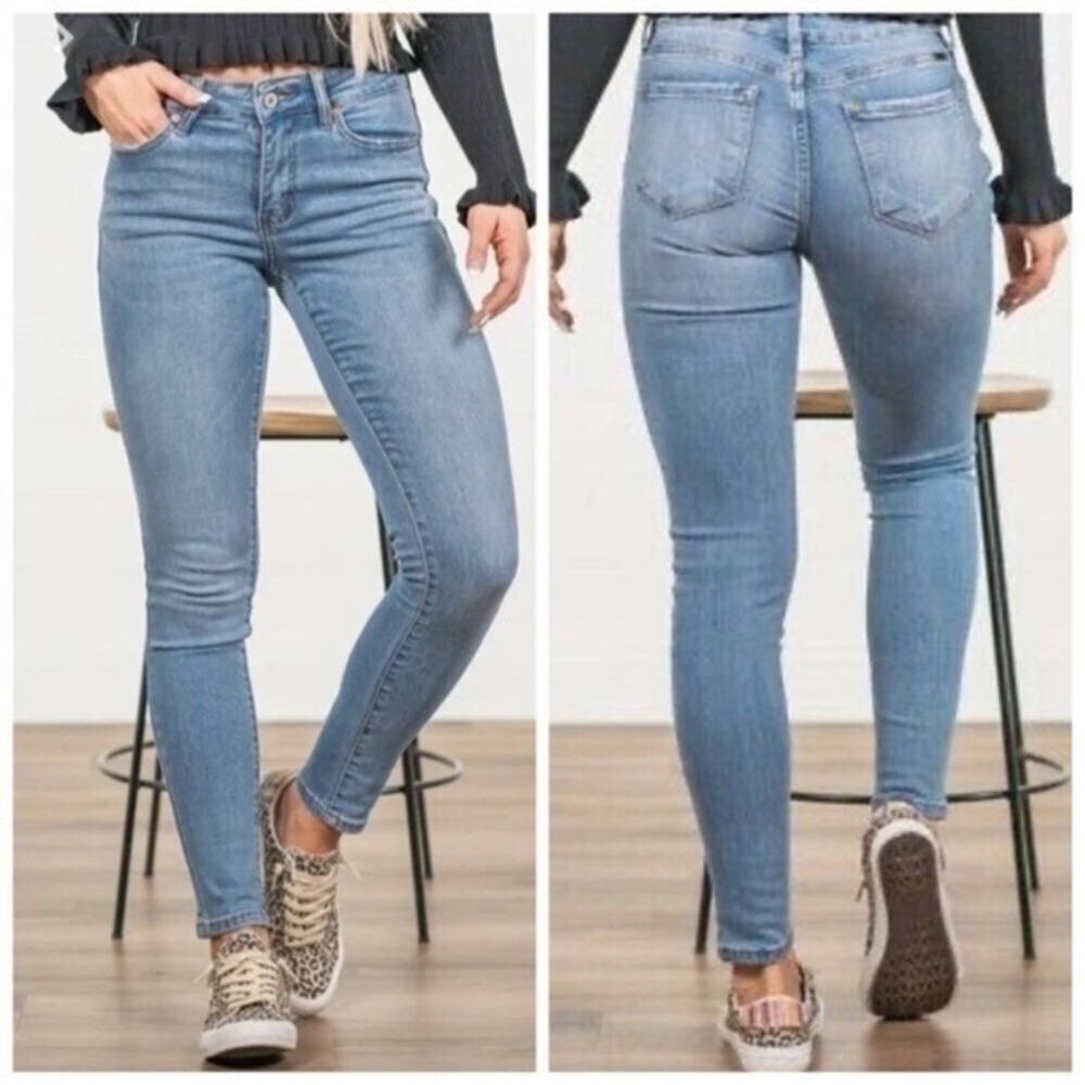 NWT KanCan Holly Light Wash Mid Rise Super Skinny Jeans Plus Size 2X 19 38”